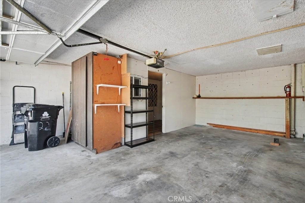 21019 Gresham St. - Photo 21
