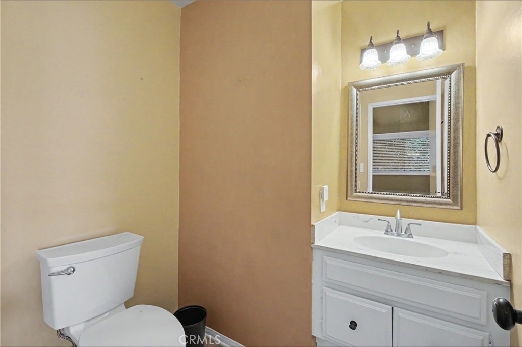 21019 Gresham St. - Photo 11
