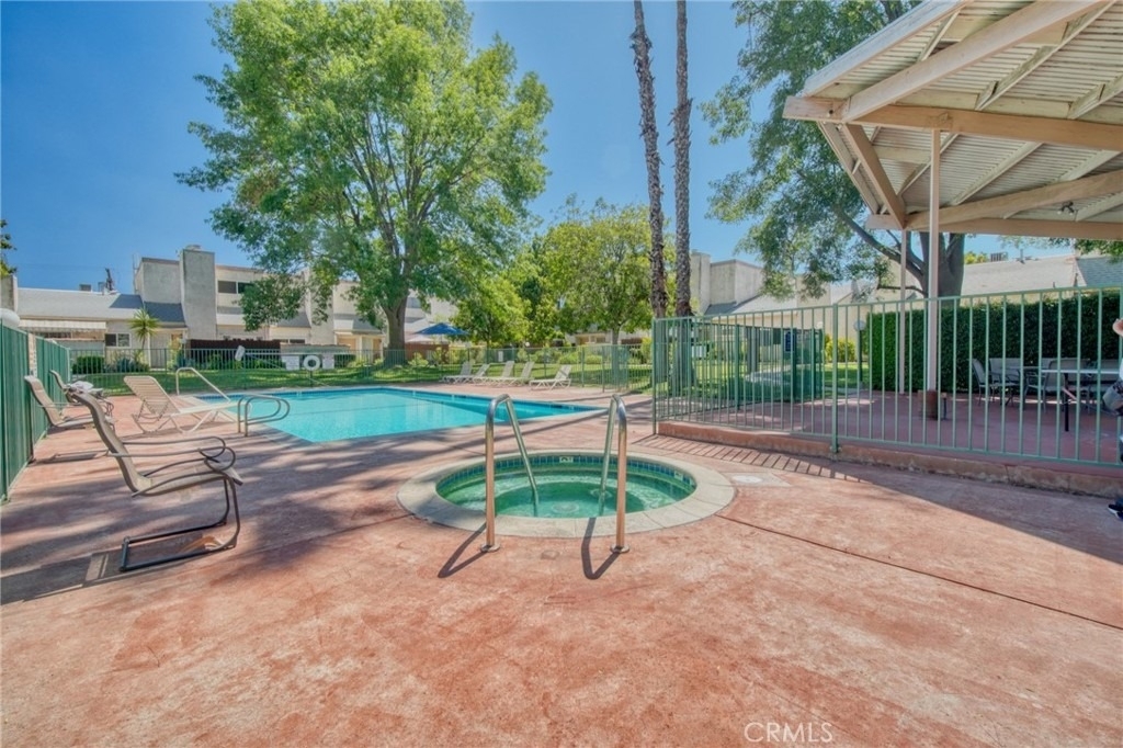 21019 Gresham St. - Photo 24