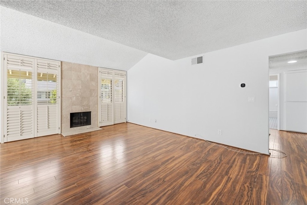 22127 Burbank - Photo 6