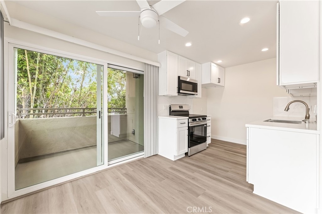 5409 Radford Avenue - Photo 5