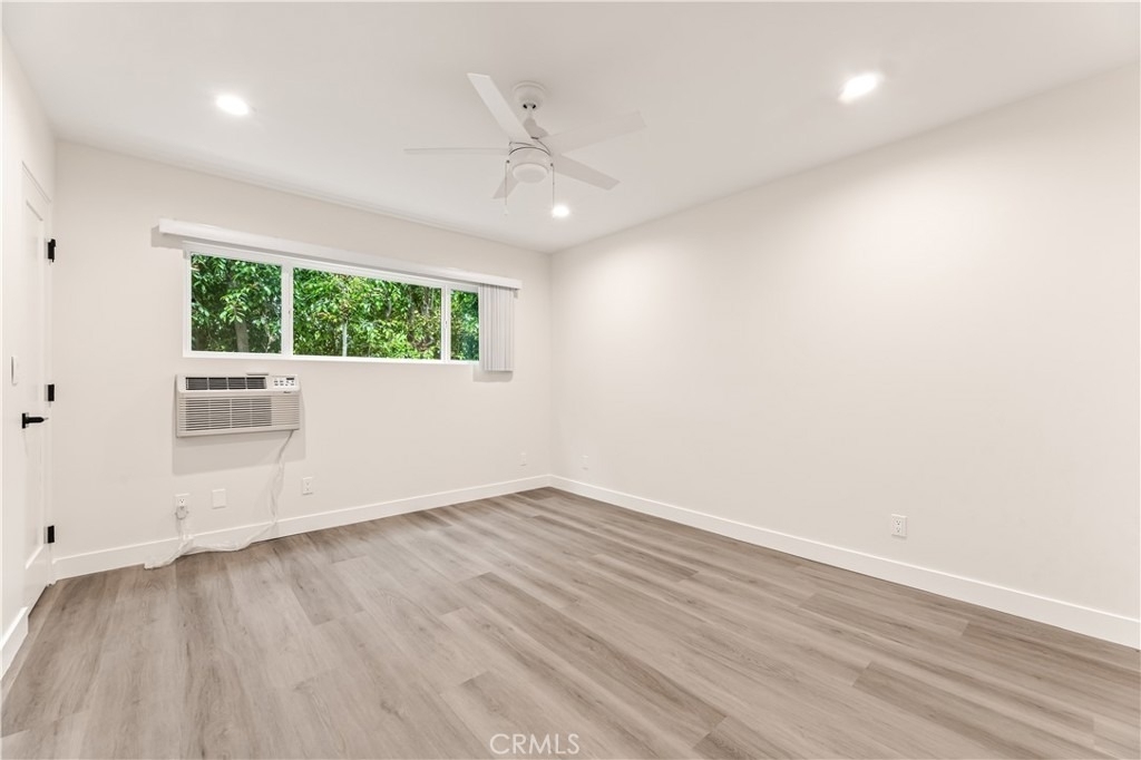 5409 Radford Avenue - Photo 10