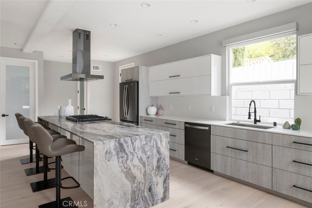 4731 Topanga Canyon Boulevard - Photo 2