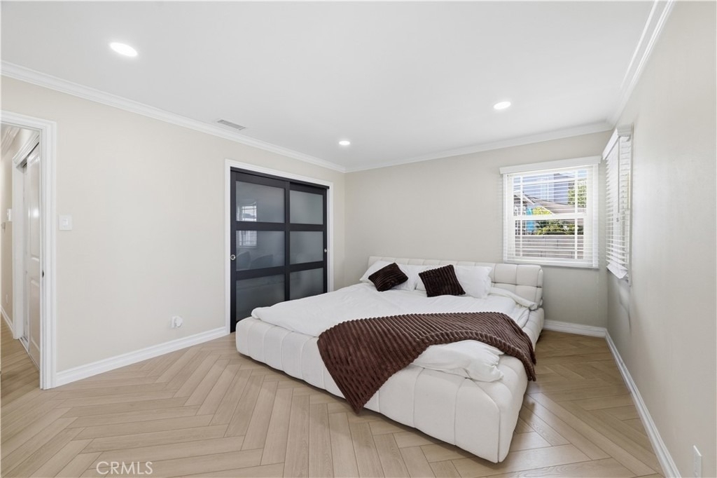 4809 Falcon Avenue - Photo 10