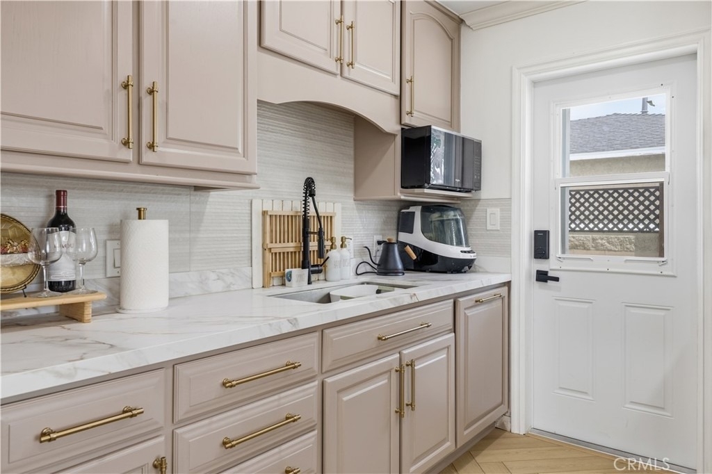 4809 Falcon Avenue - Photo 16