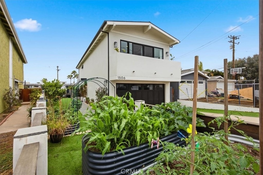1506 Wollacott Street - Photo 27
