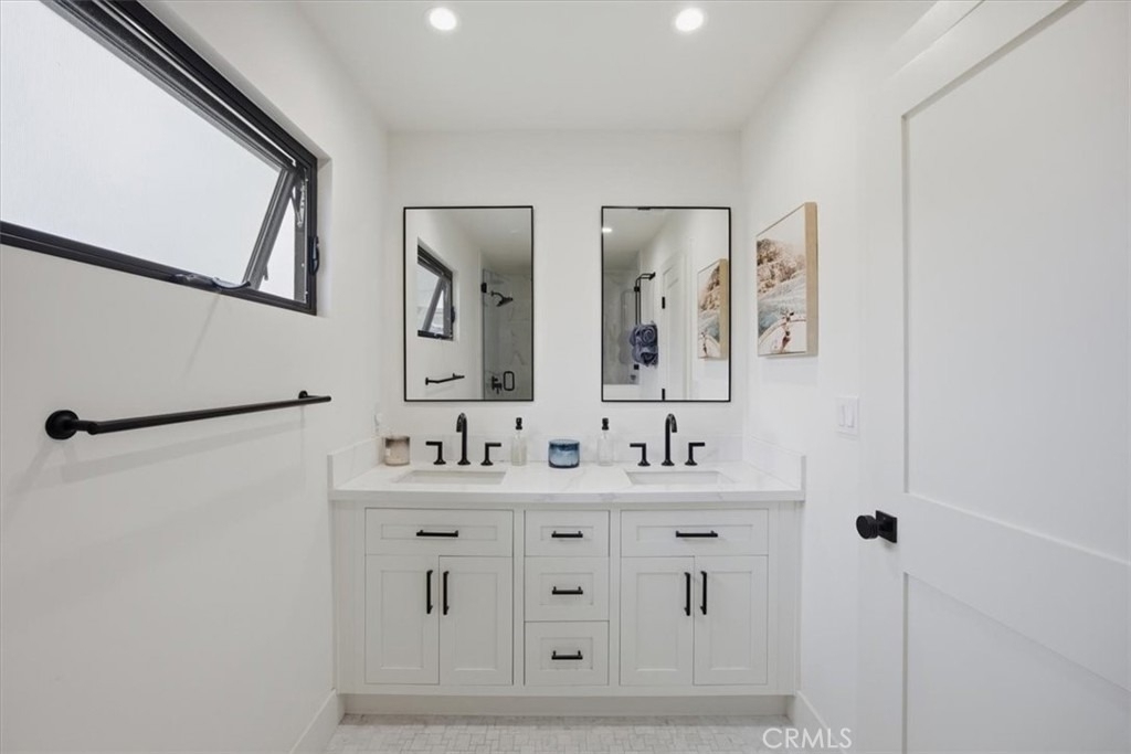 1506 Wollacott Street - Photo 15