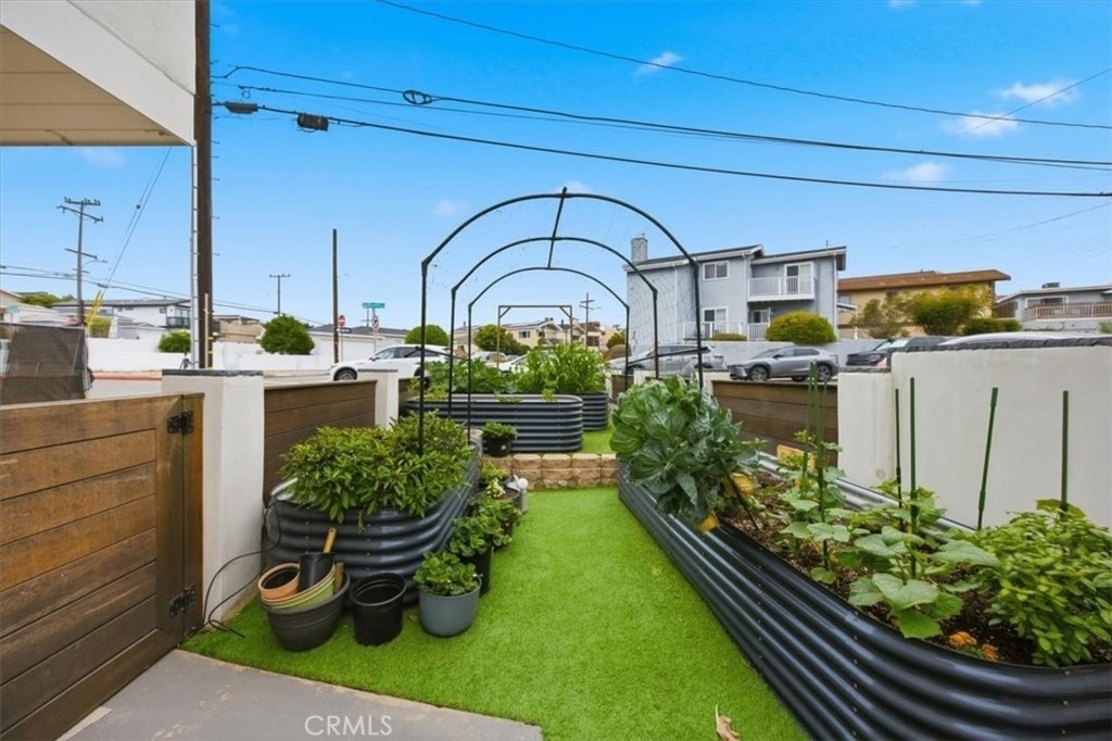 1506 Wollacott Street - Photo 25