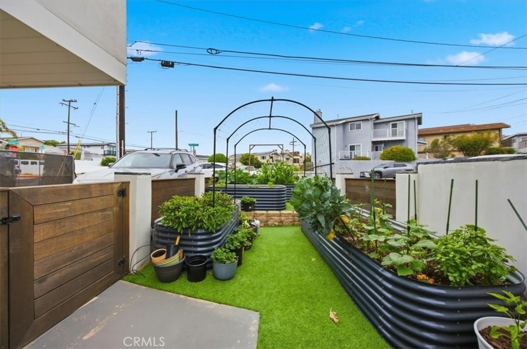 1506 Wollacott Street - Photo 24