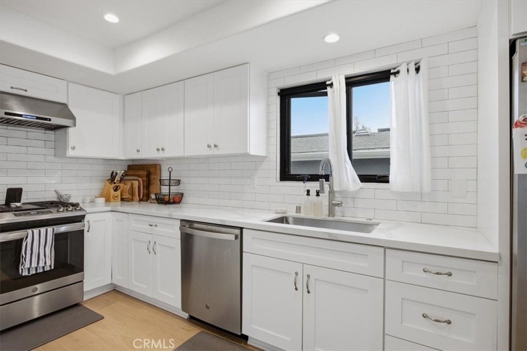 1506 Wollacott Street - Photo 9