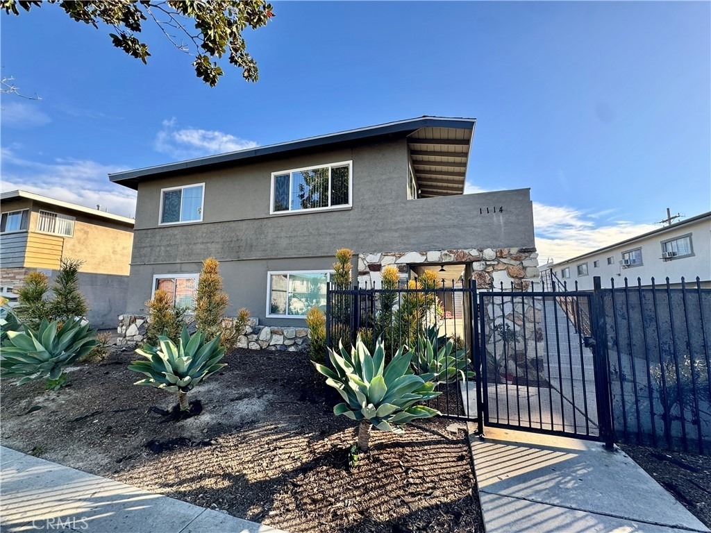1114 N Mayfair - Photo 1