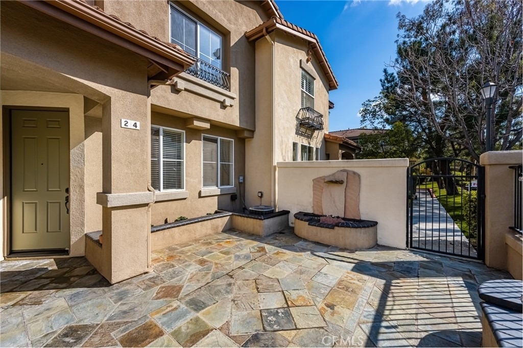 24 Crestline - Photo 0