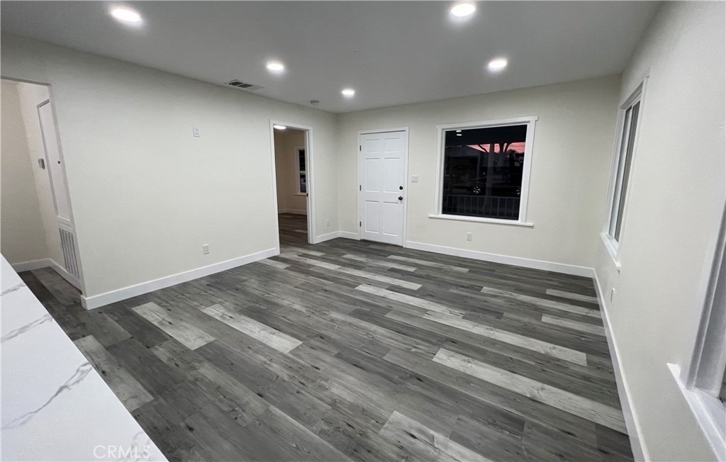 600 W Wilshire - Photo 13