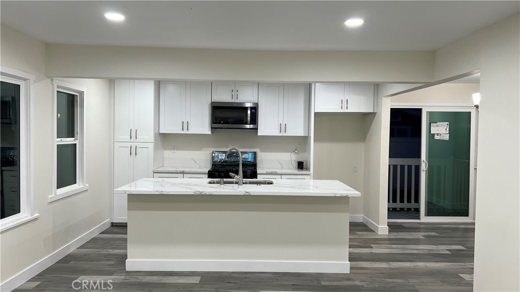 600 W Wilshire - Photo 4