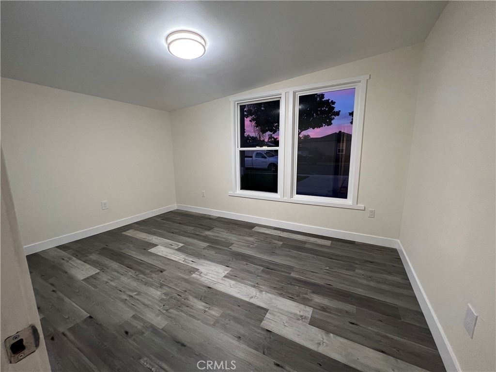 600 W Wilshire - Photo 10