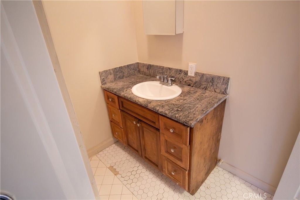 4529 S Vermont - Photo 7