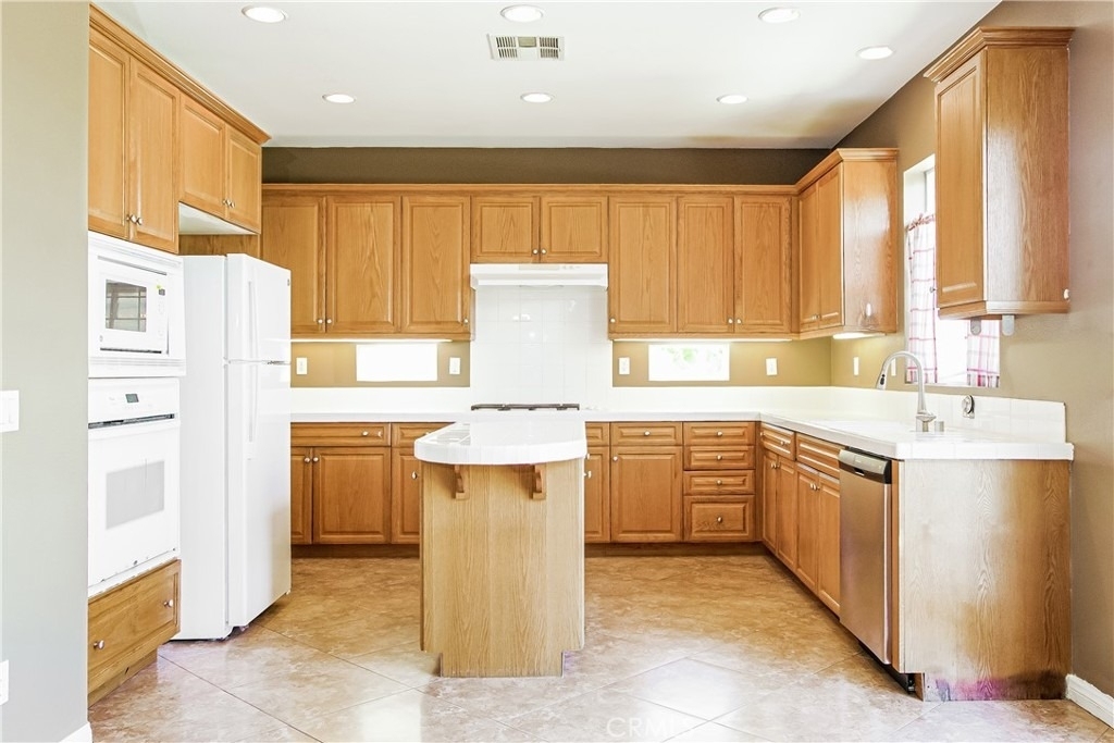 25088 Cypress St - Photo 4