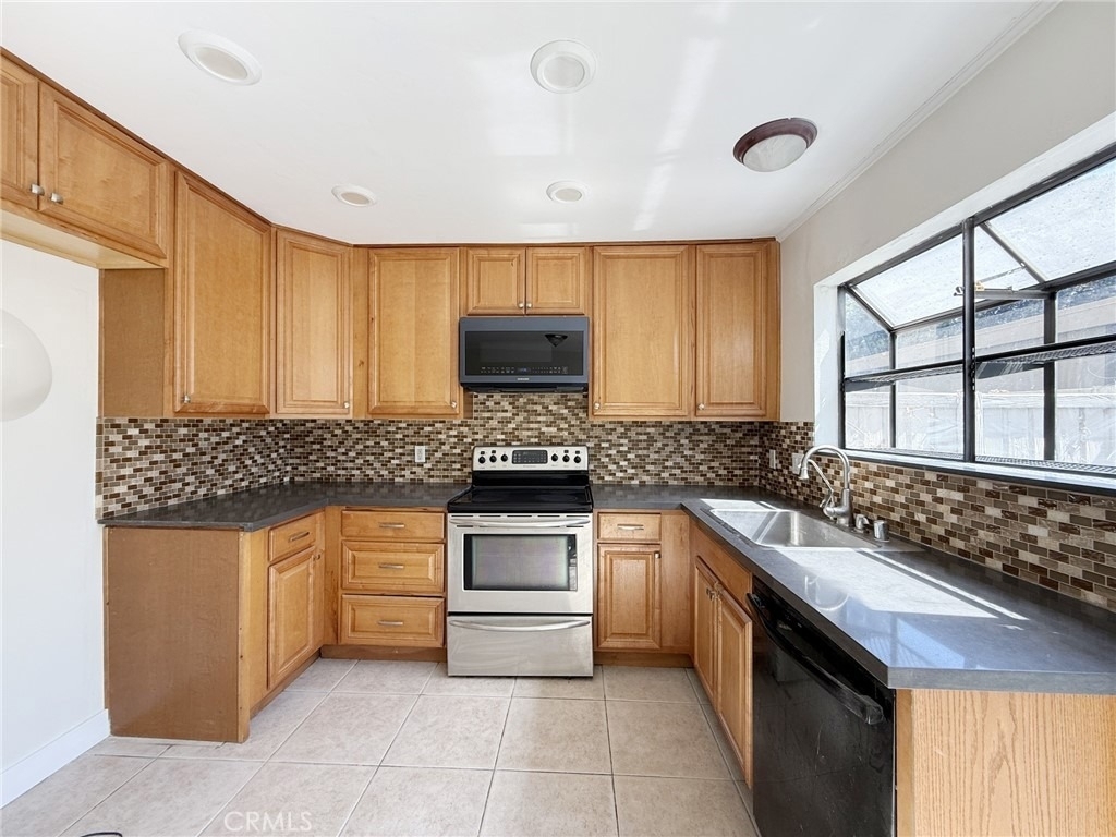 231 Springview - Photo 6