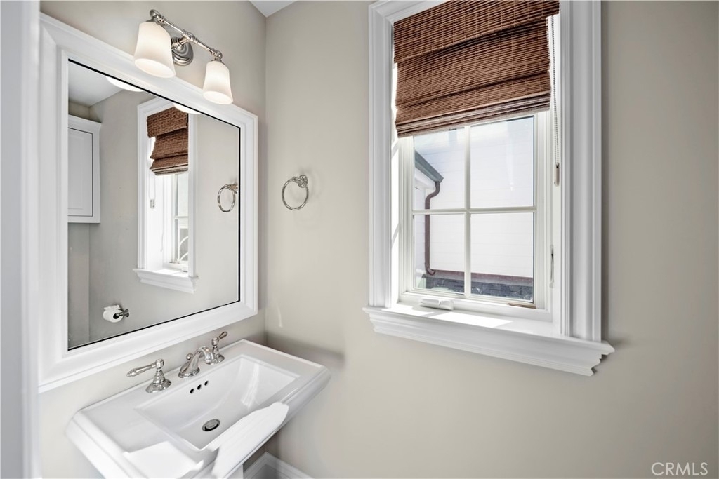 515 1/2 Narcissus Avenue - Photo 22