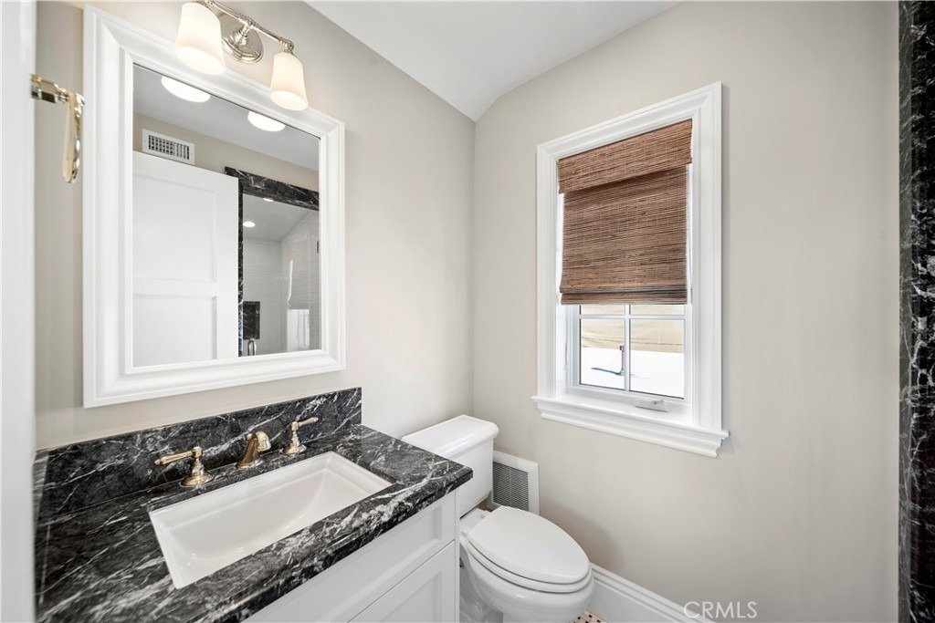 515 1/2 Narcissus Avenue - Photo 24
