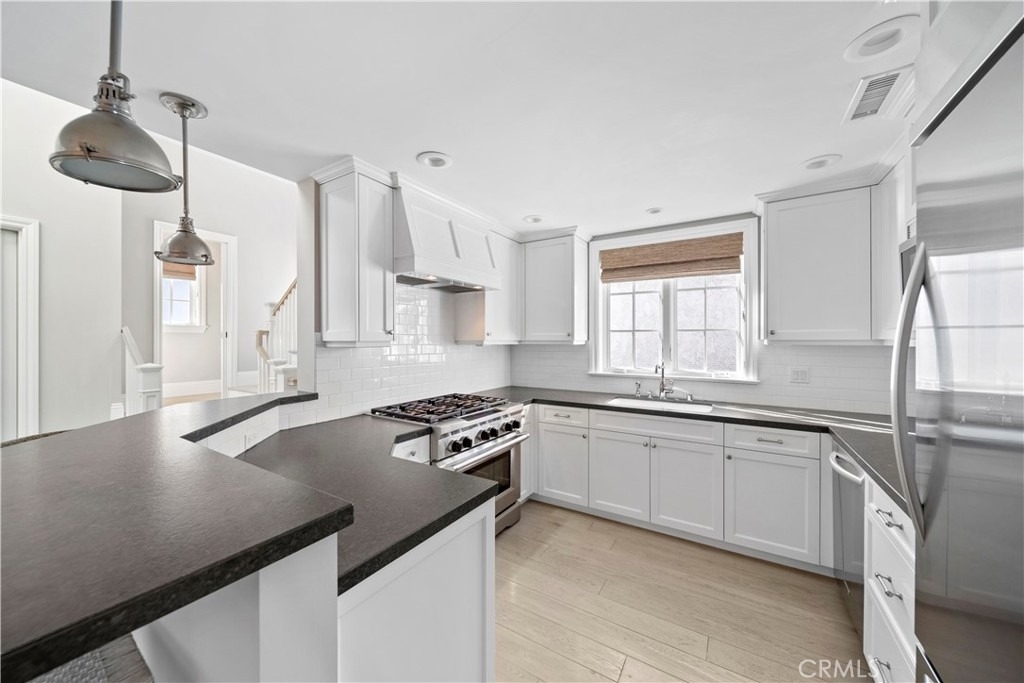 515 1/2 Narcissus Avenue - Photo 11