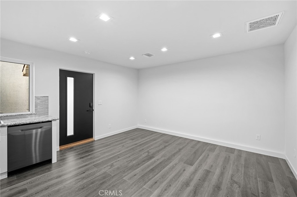 915 Cornell - Photo 3