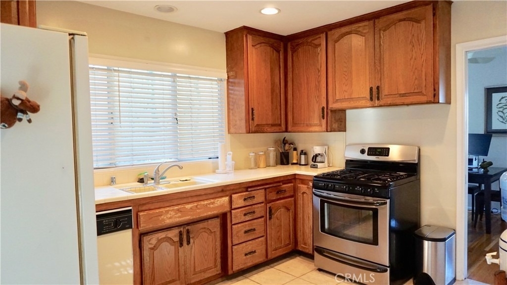 4435 Caledonia Way - Photo 8
