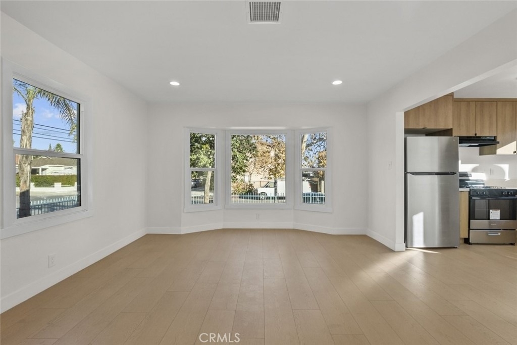 6661 Beck Avenue - Photo 5