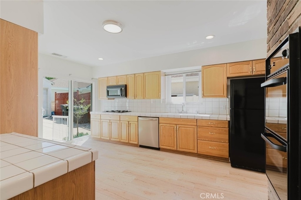 2007 W Kenneth Road - Photo 14