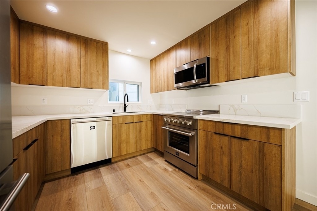 5933 Comey Avenue - Photo 13