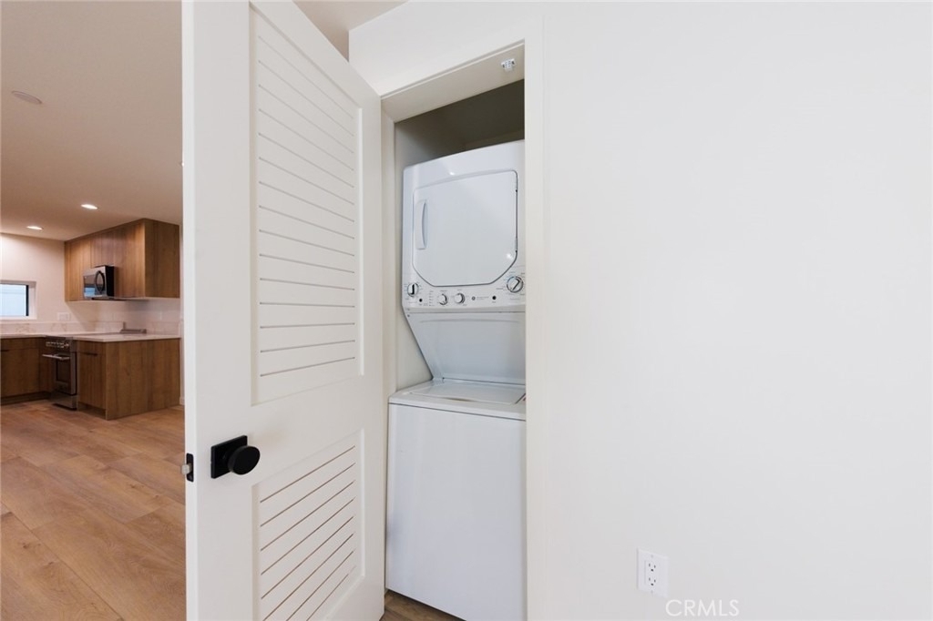 5933 Comey Avenue - Photo 24