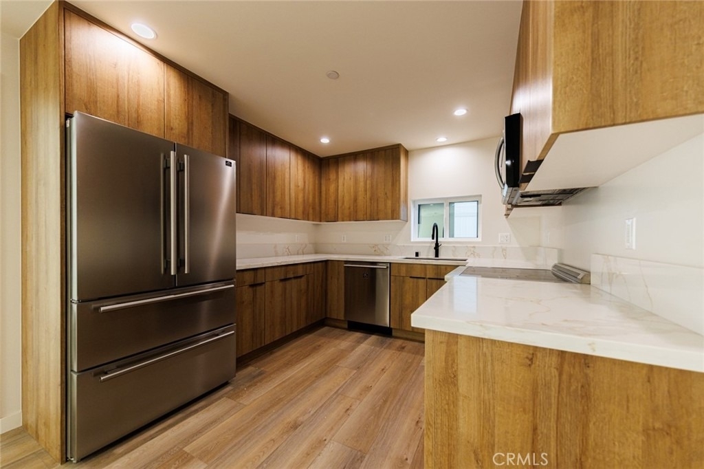 5933 Comey Avenue - Photo 11