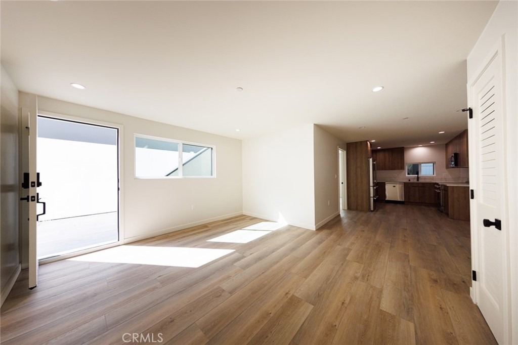 5933 Comey Avenue - Photo 8