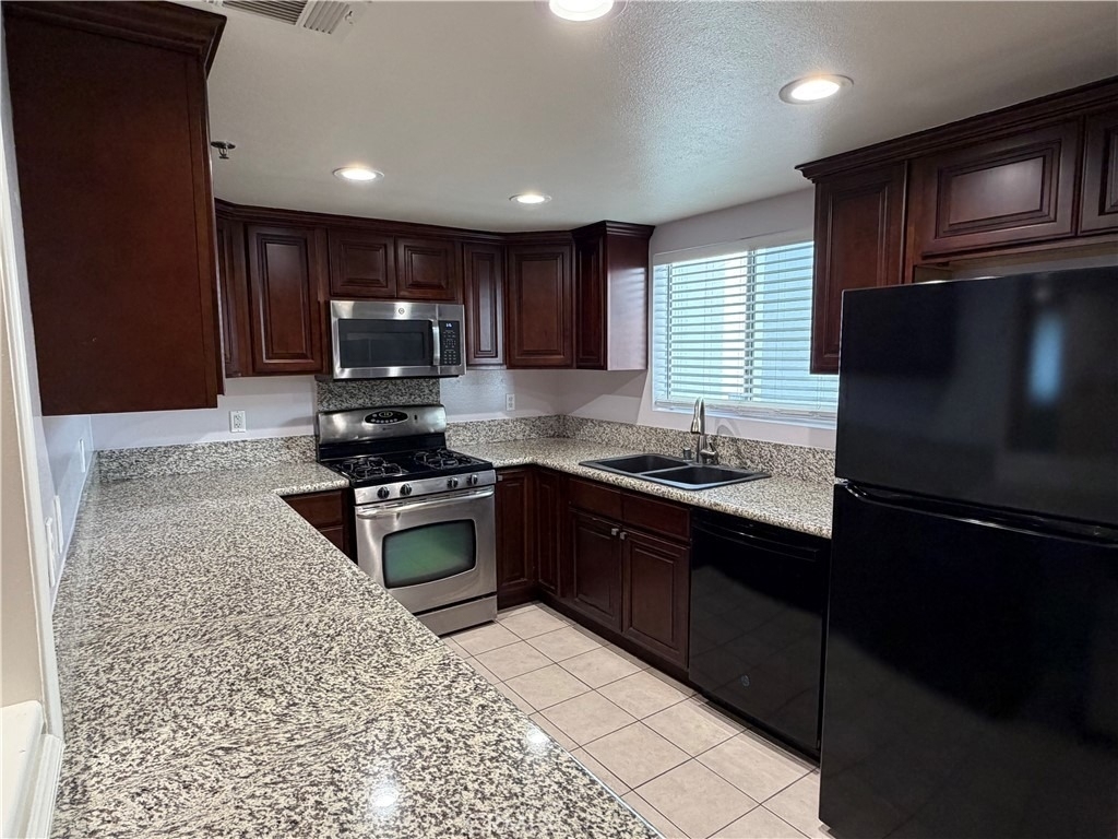 625 E Del Mar Boulevard - Photo 5