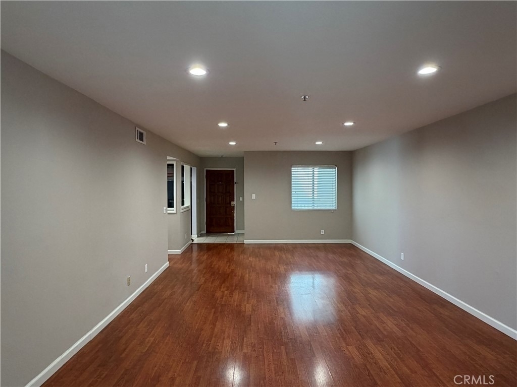 625 E Del Mar Boulevard - Photo 7