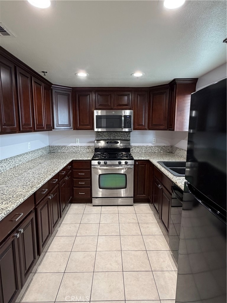 625 E Del Mar Boulevard - Photo 6