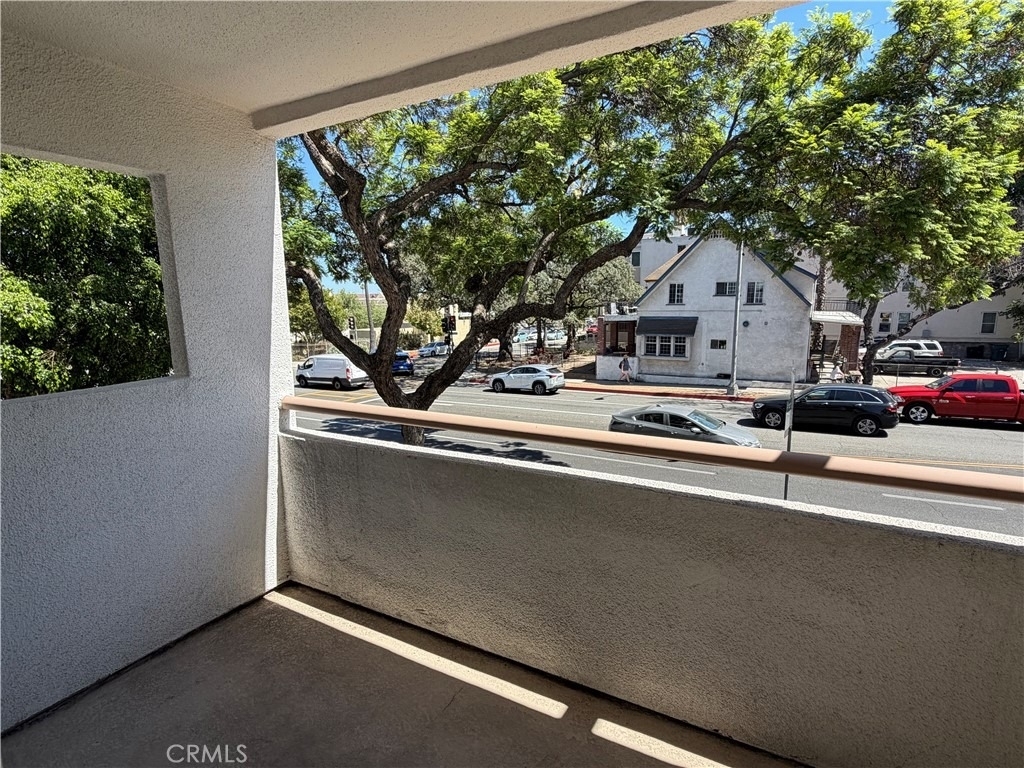 625 E Del Mar Boulevard - Photo 18