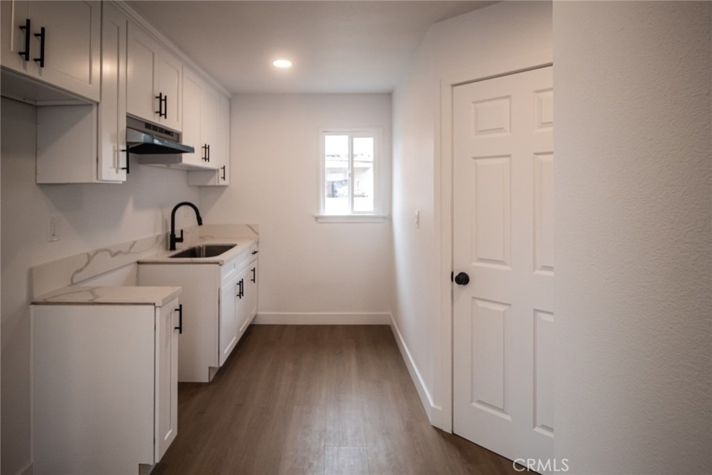 2216 Continental Avenue - Photo 2