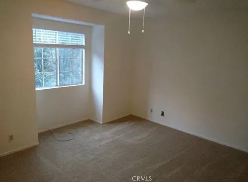 1425 Loma Avenue - Photo 5