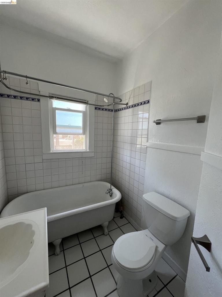 2249 Spaulding Ave - Photo 3