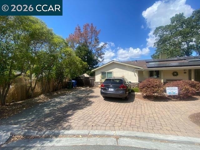 12 Trina Ct - Photo 0