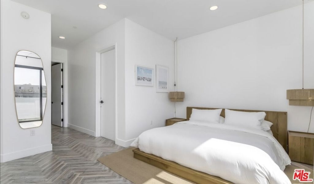 137 N Doheny Drive - Photo 30
