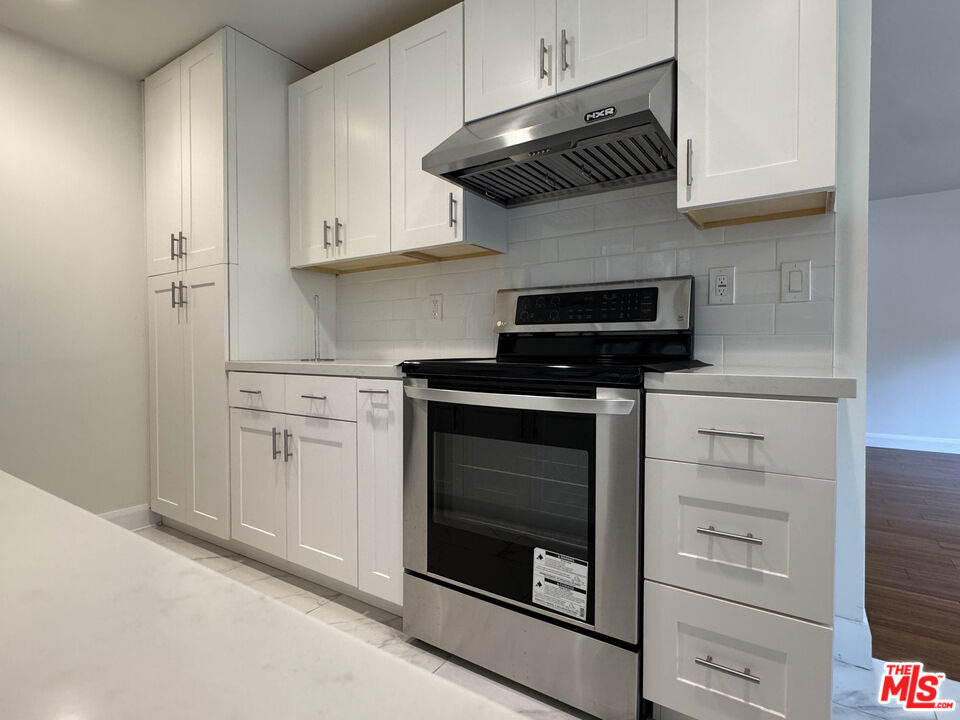 1601 Veteran Avenue - Photo 30