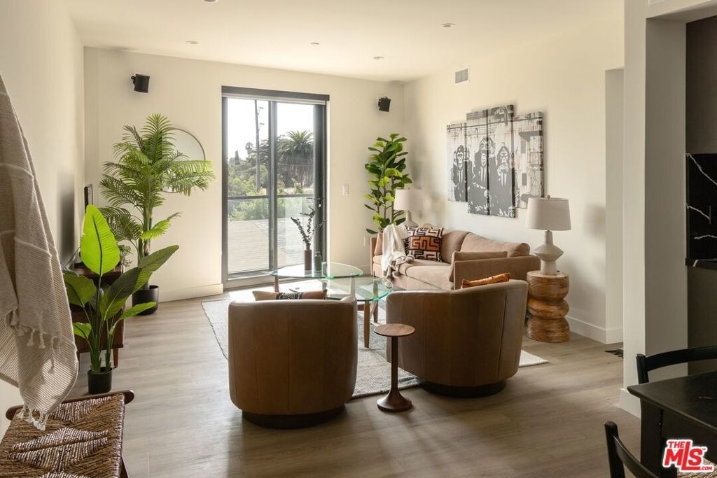 1110 S Spaulding Avenue - Photo 3
