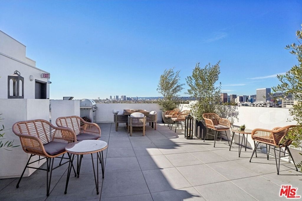 1110 S Spaulding Avenue - Photo 18