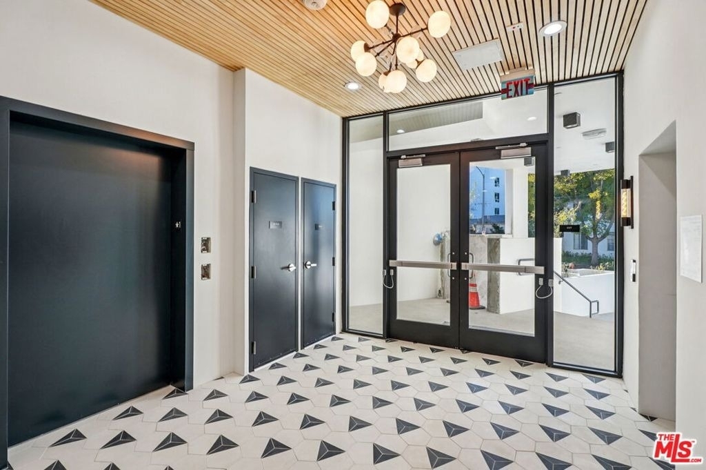 1110 S Spaulding Avenue - Photo 21