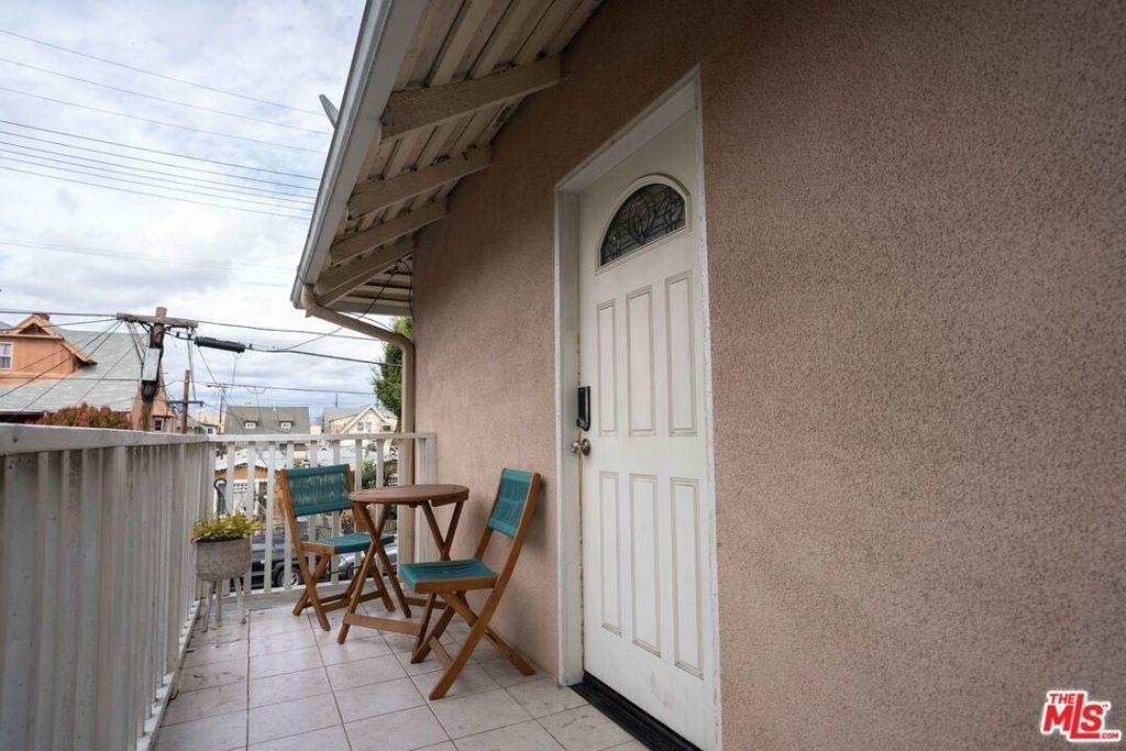 306 E 36th Street - Photo 10