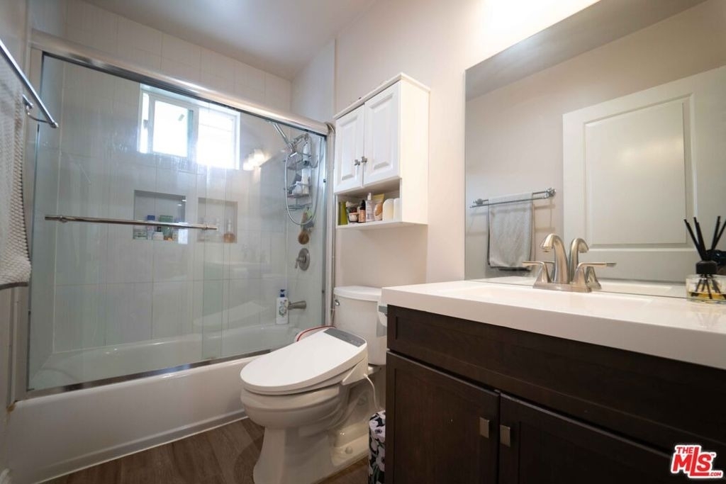 306 E 36th Street - Photo 7