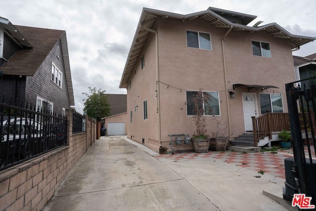 306 E 36th Street - Photo 0