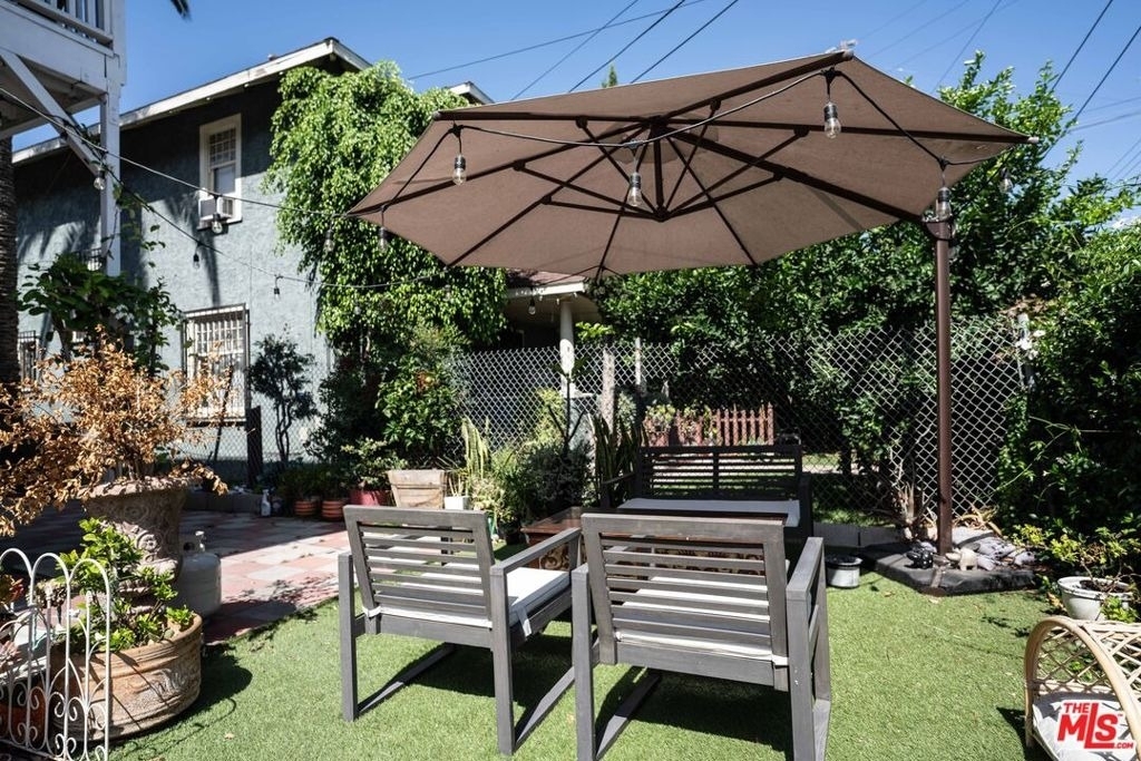 306 E 36th Street - Photo 12